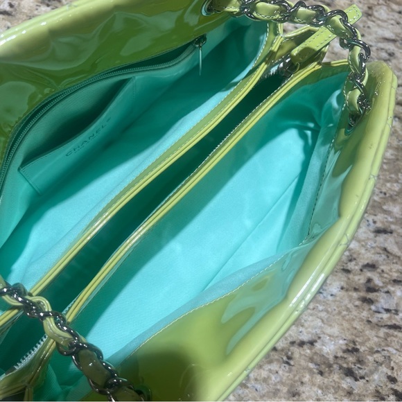 CHANEL Quilted Green Patent Leather Just Mademoiselle Shoulder Bag - Picture 11 of 16